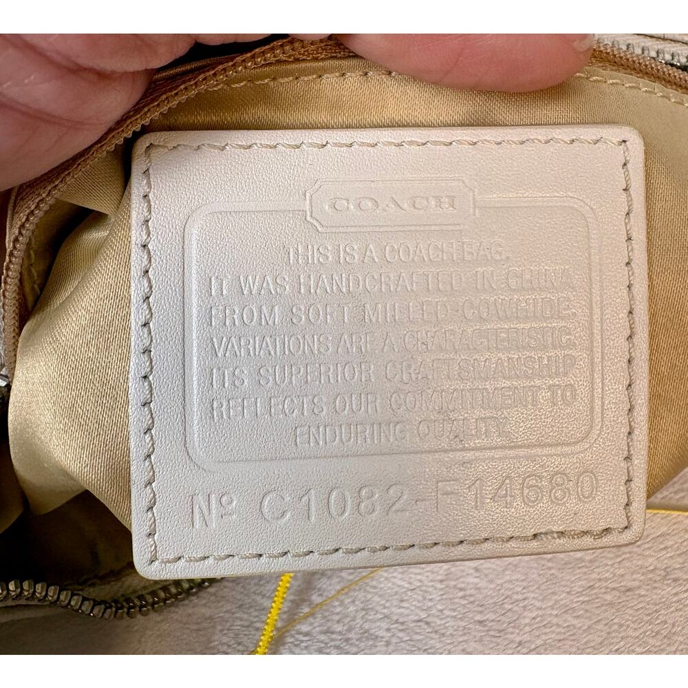 Coach Vintage Y2K Penelope in White Pebble Leather Hobo Bag - Picture 9 of 16